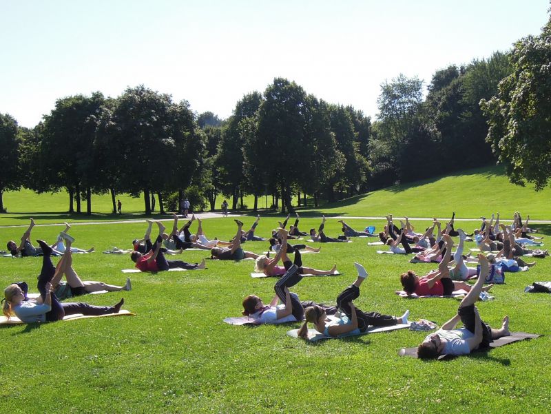 Why not subscribing for fitness lessons outdoors?